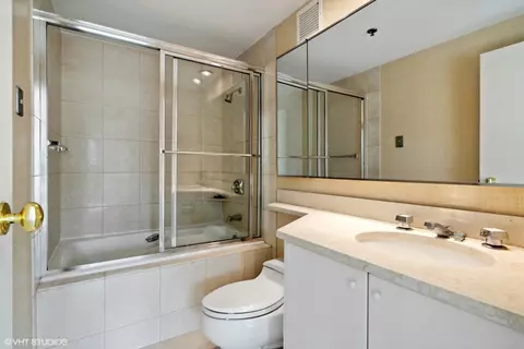 100 E Huron St #2003, Chicago, IL 60611 photo 8