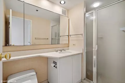 100 E Huron St #2003, Chicago, IL 60611 photo 12