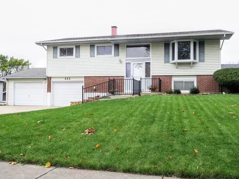 21 W222 Ahlstrand Rd, Lombard, IL 60148