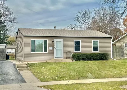 116 Hickory Ave, Streamwood, IL 60107