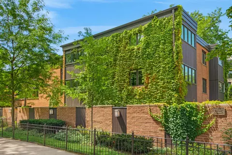 447 W Menomonee St, Chicago, IL 60614