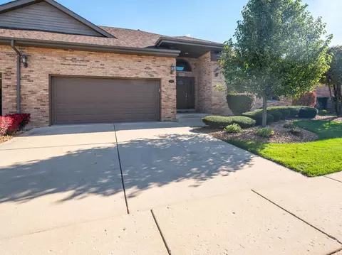 9354 Fox Run Cir, Frankfort, IL 60423