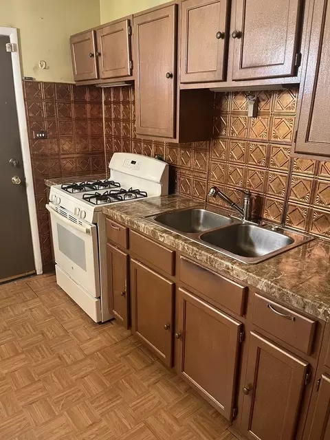 16360 Winchester Ave, Markham, IL 60428 photo 8