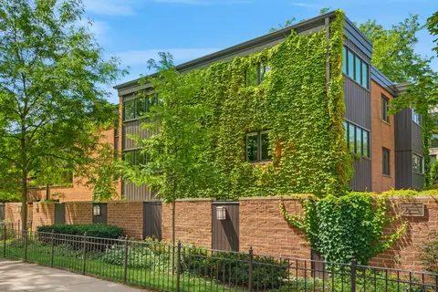 1756 N Saint Michaels Ct, Chicago, IL 60614