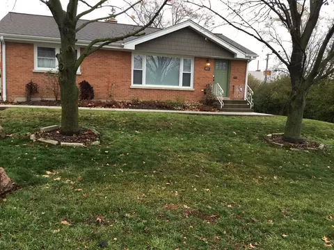 8815 W 101st St, Palos Hills, IL 60465