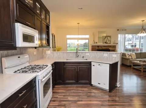 633 Arbor Cir, Lakemoor, IL 60051 photo 6