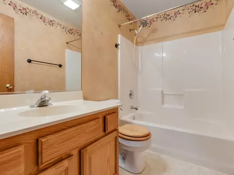 1308 Willow Ln, Harvard, IL 60033 photo 14