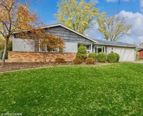 1106 Duxbury Ln, Schaumburg, IL 60193