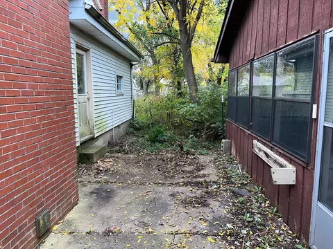 31478 Center St, Chenoa, IL 61726 photo 4