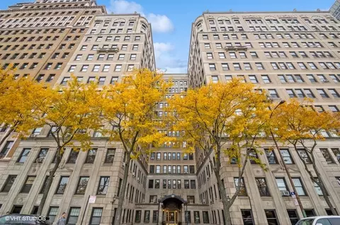 3520 N Lake Shore Dr #3H, Chicago, IL 60657