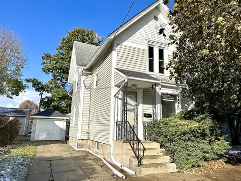 612 Grand Ave, Elgin, IL 60120