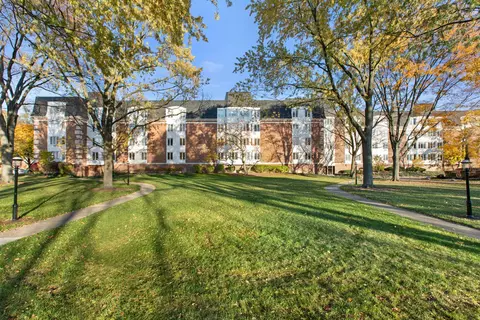 250 Lake Blvd #243, Buffalo Grove, IL 60089