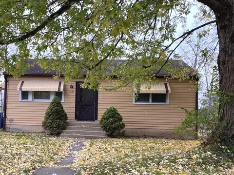 525 East St, Depue, IL 61322