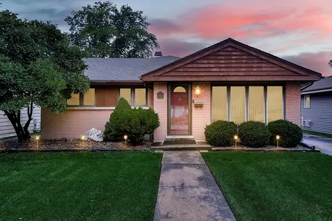 4130 Oak Ave, Brookfield, IL 60513