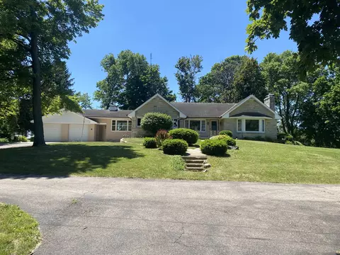 6820 E 1075th St, Granville, IL 61326