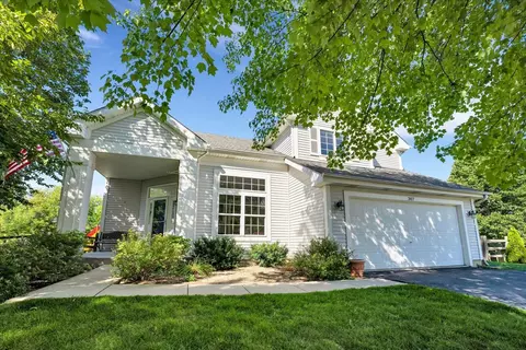 307 Woodhill Ln, Lake Villa, IL 60046
