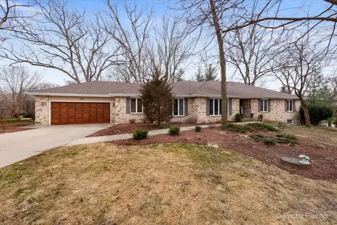 906 Wildrose Springs Dr, Saint Charles, IL 60174