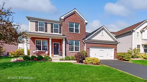 3731 Birch Ln, Naperville, IL 60564
