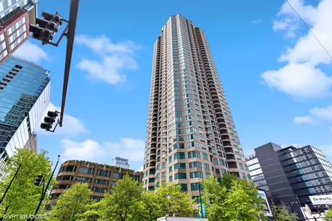 400 N La Salle Dr #1505, Chicago, IL 60654