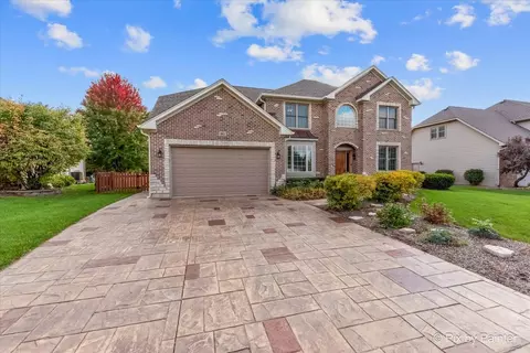 861 Independence Ave, Elburn, IL 60119