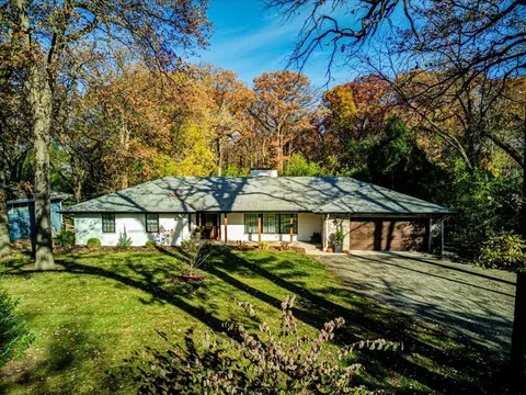 349 E Deerpath Rd, Wood Dale, IL 60191
