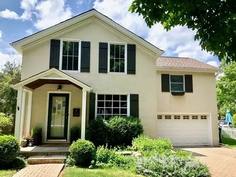 518 Prairie Ave, Barrington, IL 60010