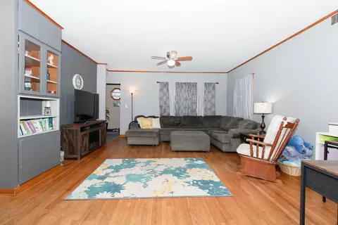 1005 S Adelaide St, Normal, IL 61761 photo 3