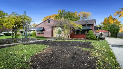 607 Skylark Dr, Rockford, IL 61107