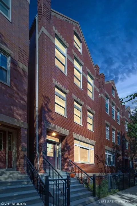1348 W George St #T, Chicago, IL 60657