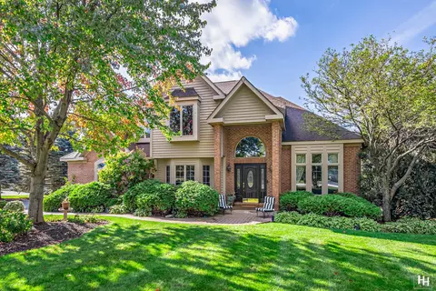 3619 Beresford Dr, Woodstock, IL 60098