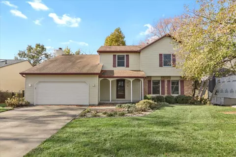 3 Lake Bluff Ct, Bloomington, IL 61704