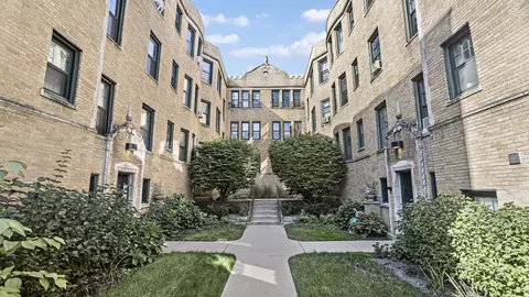 146 Clyde Ave #3E, Evanston, IL 60201
