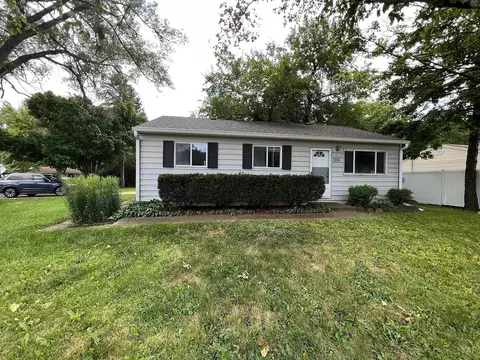 1301 W Algonquin Rd, Algonquin, IL 60102