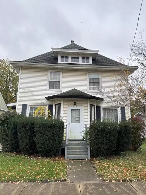 146 W Main St, El Paso, IL 61738