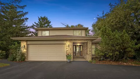 3032 E Poplar Ln, Crete, IL 60417