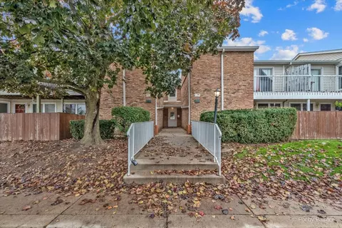 1930 Kenilworth Cir #A, Hoffman Estates, IL 60169