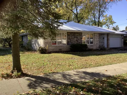 6333 W 93rd St, Oak Lawn, IL 60453
