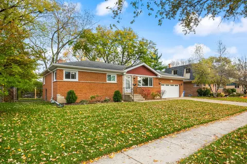 9 Hatlen Ave, Mount Prospect, IL 60056 photo 2