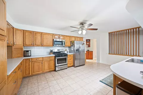 9 Hatlen Ave, Mount Prospect, IL 60056 photo 7