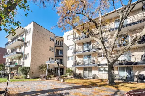 5214 Galitz St #403, Skokie, IL 60077