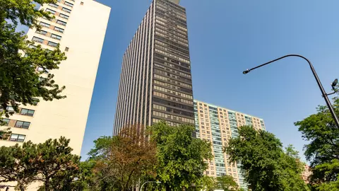 3150 N Lake Shore Dr #31D, Chicago, IL 60657