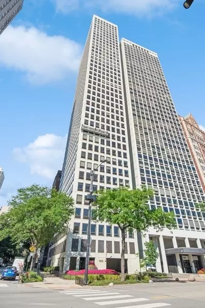 1100 N Lake Shore Dr #21A, Chicago, IL 60611