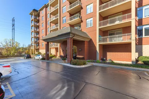 8440 Callie Ave #405, Morton Grove, IL 60053