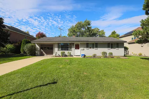 218 Webster Ln, Schaumburg, IL 60193