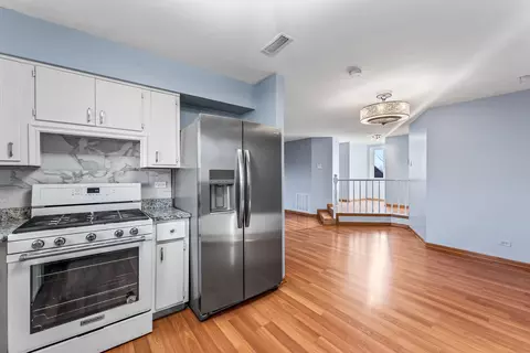 1661 Dover Ct #B, Wheaton, IL 60187 photo 7