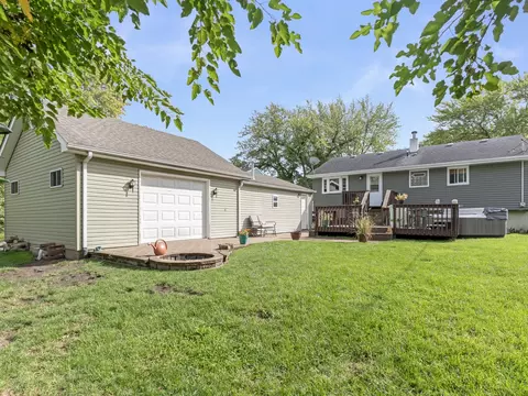 715 Springbrook Dr, Aurora, IL 60506 photo 14