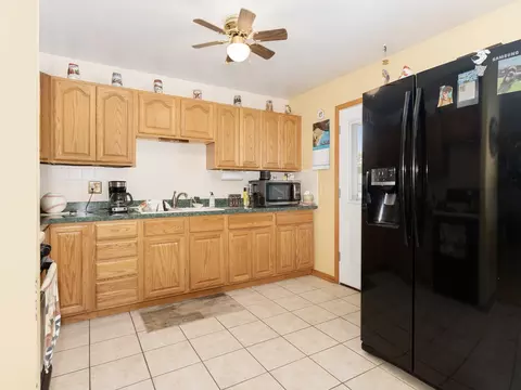 715 Springbrook Dr, Aurora, IL 60506 photo 5