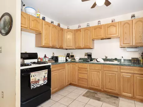 715 Springbrook Dr, Aurora, IL 60506 photo 4