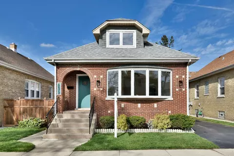 6572 W Ebinger Dr, Niles, IL 60714