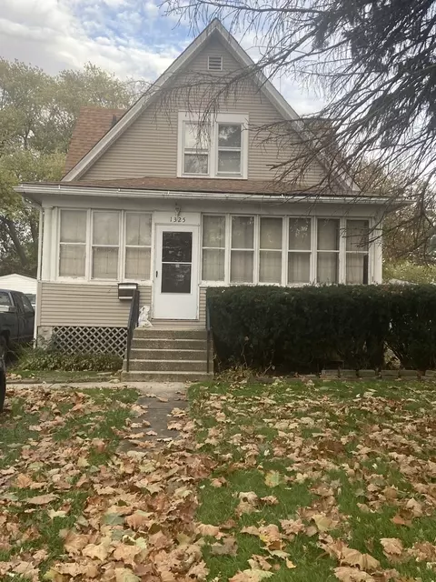 1325 Scott Ave, Chicago Heights, IL 60411